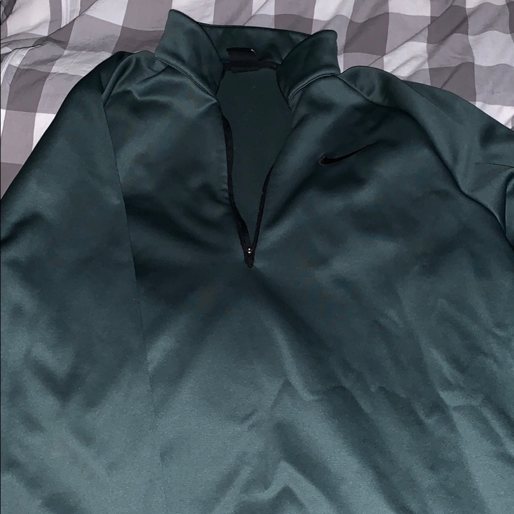 Men’s Nike sweatshirt